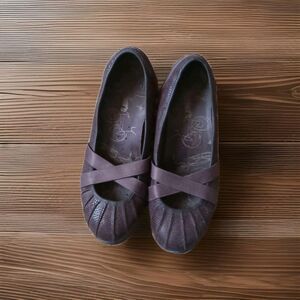 SKECHERS Women's Brown Mary Jane Flats Size 7.5 Criss Cross Strap Comfort Shoes